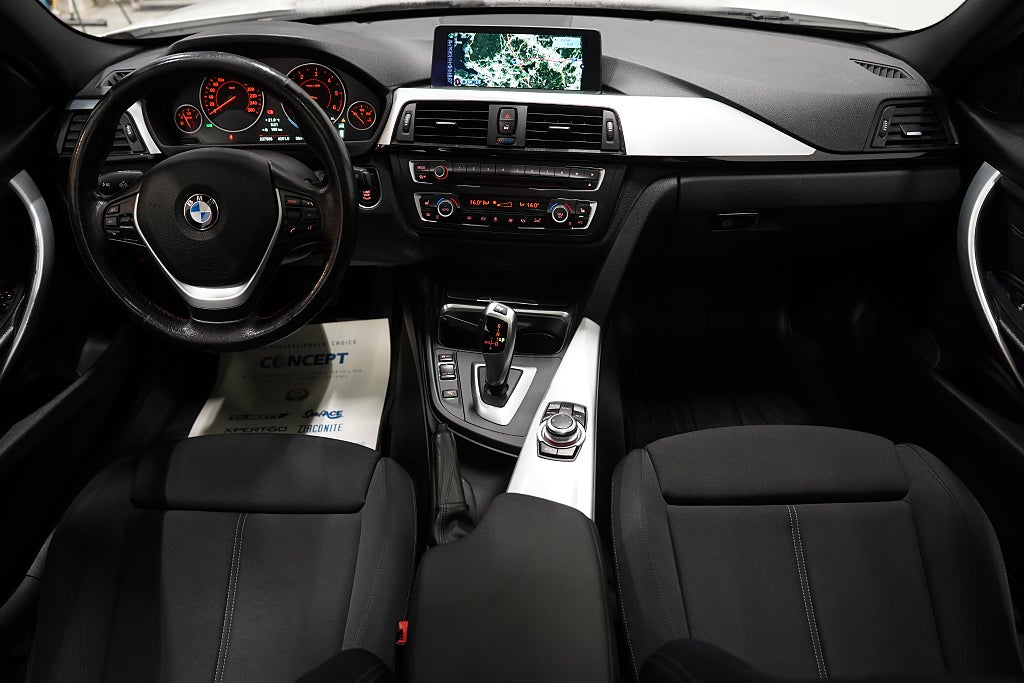 BMW 320D xDrive Touring 184hk Sport HIFI Panorama Farthållare