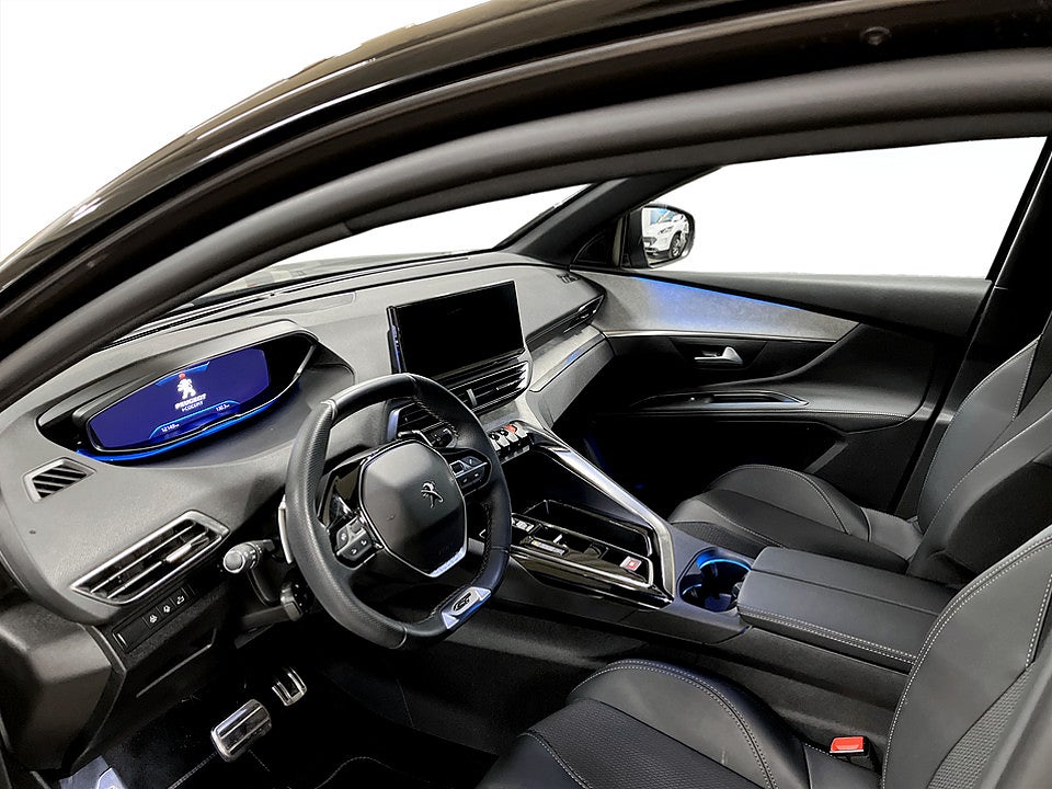 Bild på Peugeot 5008 GT Black Pack 1.2 PT 130hk Aut 7-SITS B-KAMERA CARPLAY