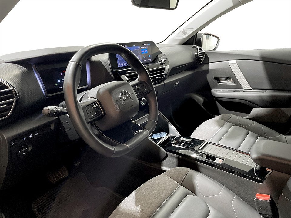 Bild på Citroën C4 X Shine 1.2 PT 130hk Aut - 360-KAMERA, CARPLAY