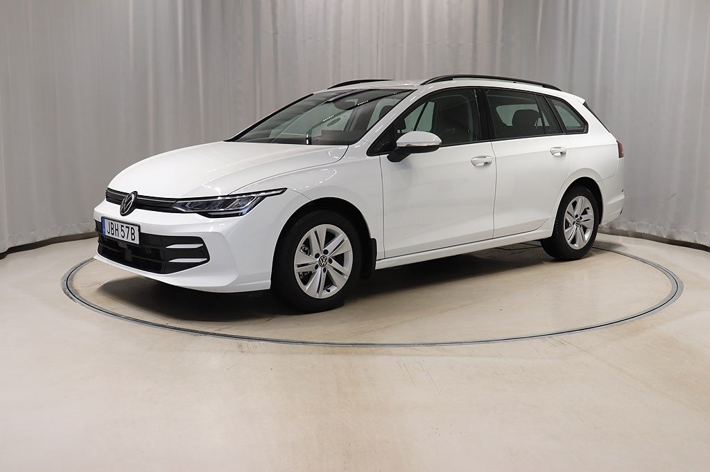 Volkswagen Golf Sportscombi 1.5 eTSI 150hk Aut Kamera Drag Rattvär 2025