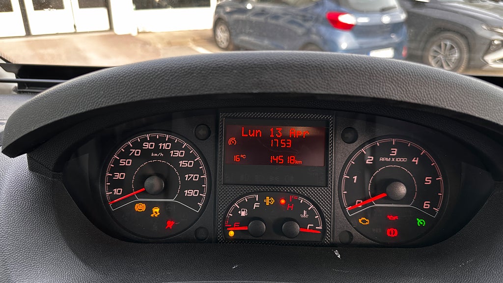 Rapido V68 1 Ägare, Långbädd, Dragkrok thumbnail