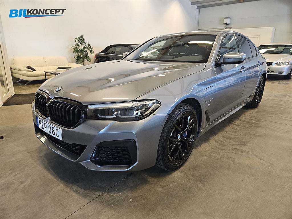 BMW 530e xDrive M-Sport / Drag/Kamera/Carplay/Nyservad