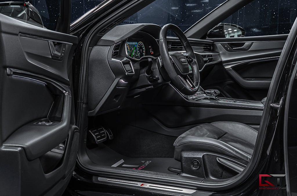 Audi A6 Avant 55 TFSI e S-Line Cockpit Optikpaket Dragkrok ACC