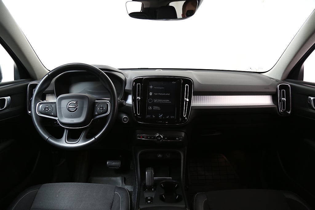 Volvo XC40 T3 163hk Momentum Edition Aut Kamera Navi VOC Drag 2020