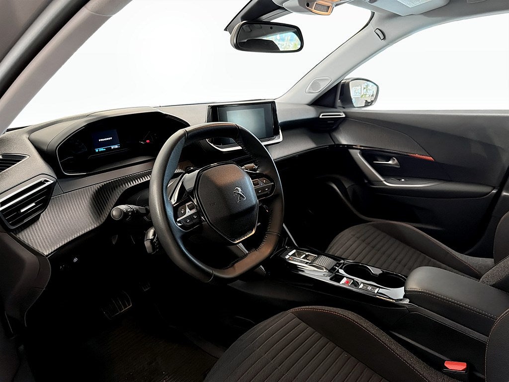 Bild på Peugeot E-2008 Active 136hk Aut - CARPLAY, P-SENSORER