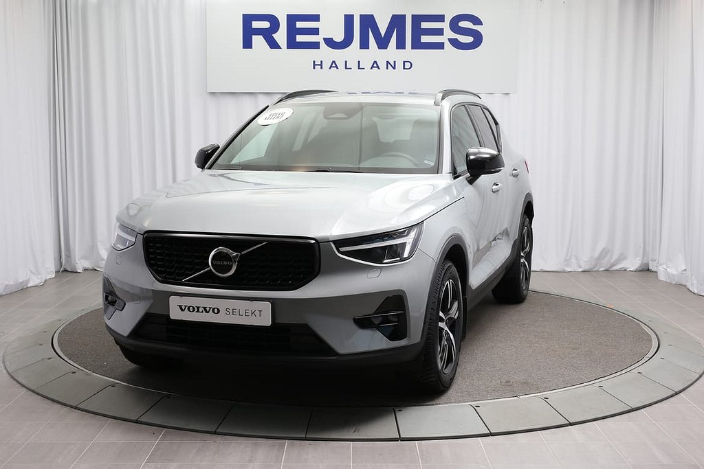 Volvo XC40 B4 FWD Bensin Plus Dark Drag Motorstol Förarstöd