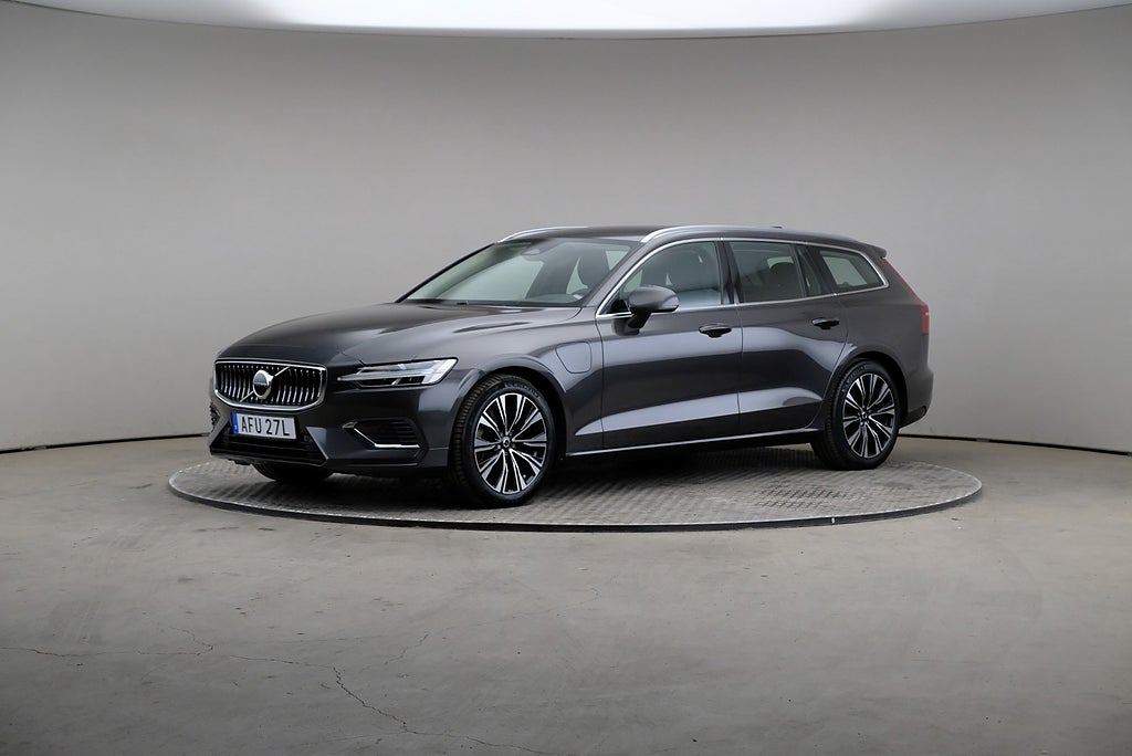 Volvo V60 Recharge T6 350hk AWD Core Edition Drag