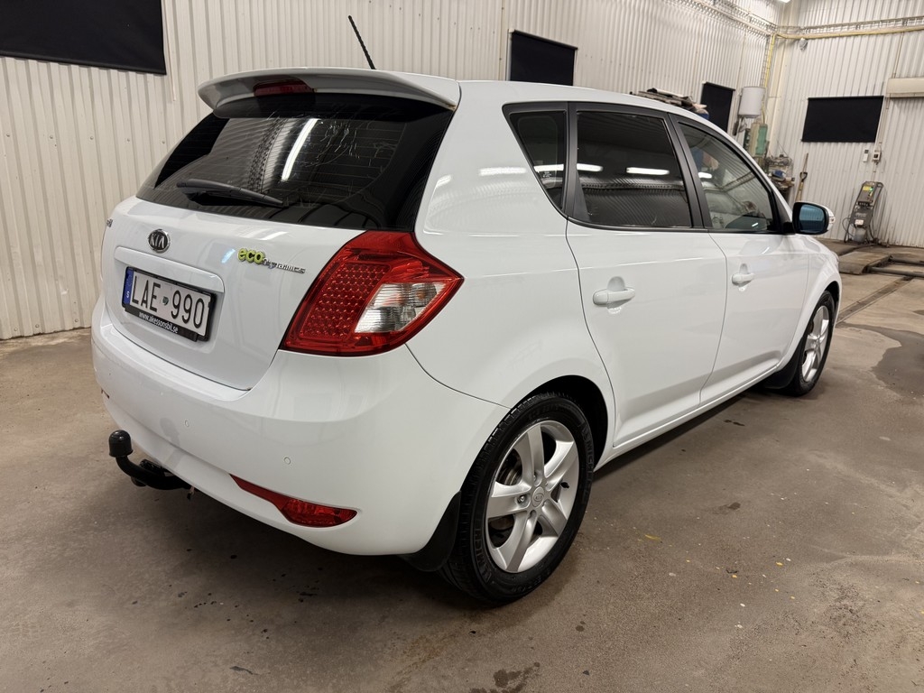 Kia Ceed 5dr cee'd 1.6 CRDi ECO Dragkrok 2011, bild 4/47