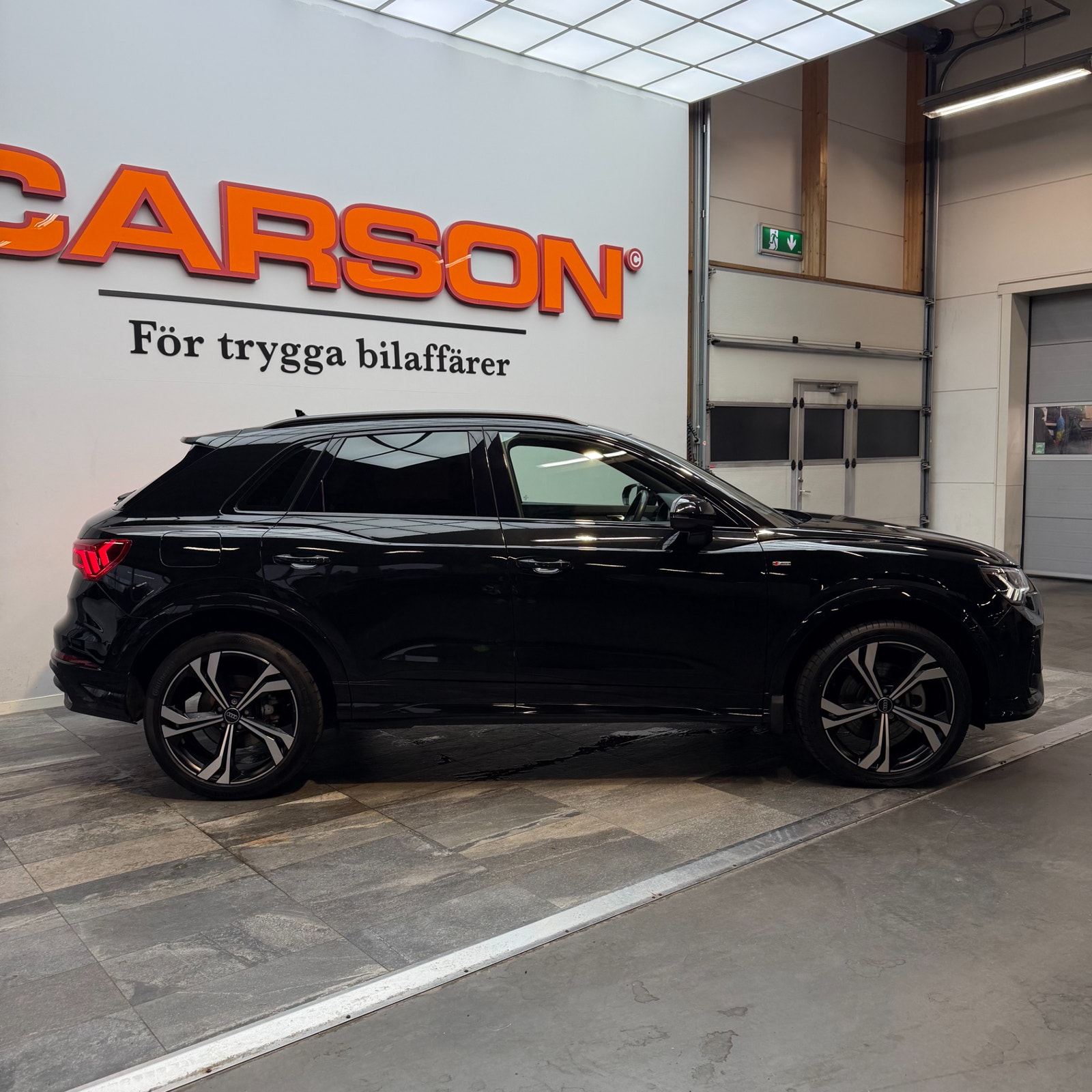 Audi Q3 45 TFSI e S Tronic S line Matrix Cockpit Carplay "20" 2023 - miniatyr 3