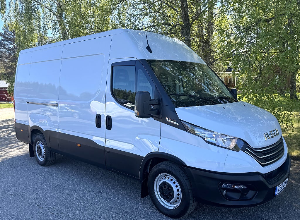 Iveco 35-140 Högskåp, Automat, Nytt Drag släpvikt 3500 kg
