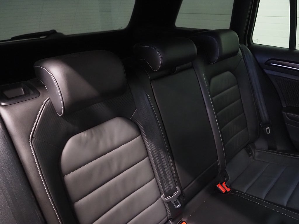 Volkswagen Golf SC R 2.0 TSI 4M 300hk Pano Skinn Dynaudio Keyless Navi 2015