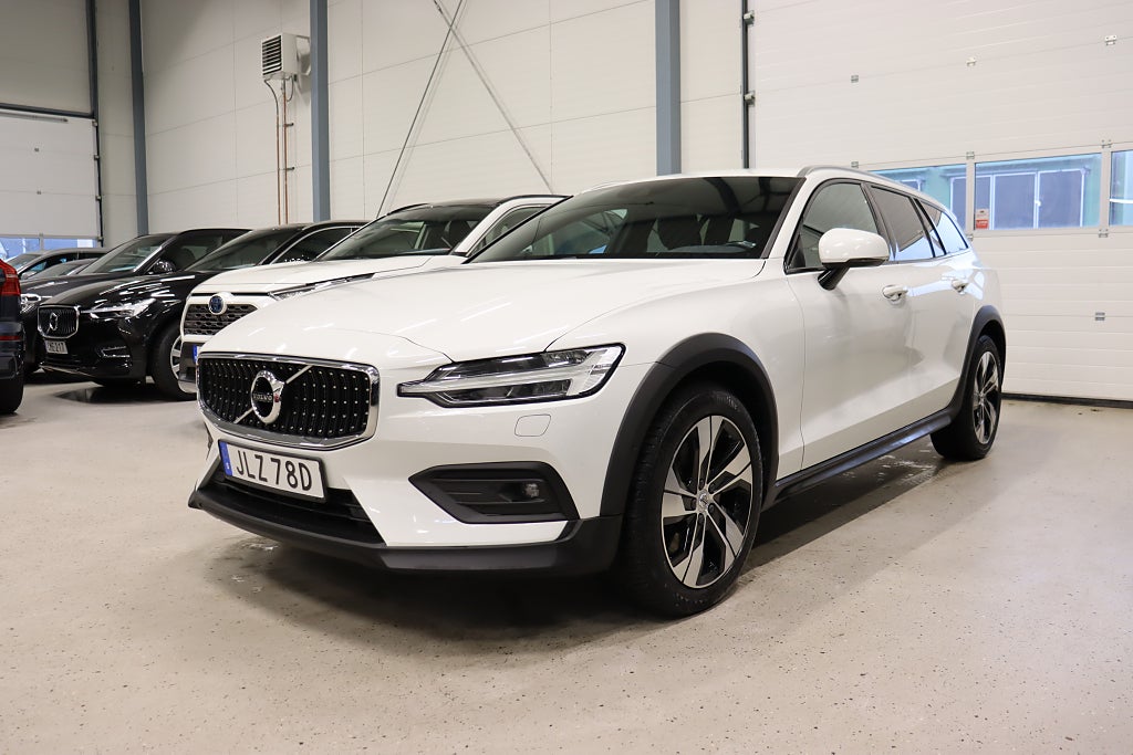 Volvo V60 Cross Country D4 AWD Momentum Pro Drag Läder 190hk