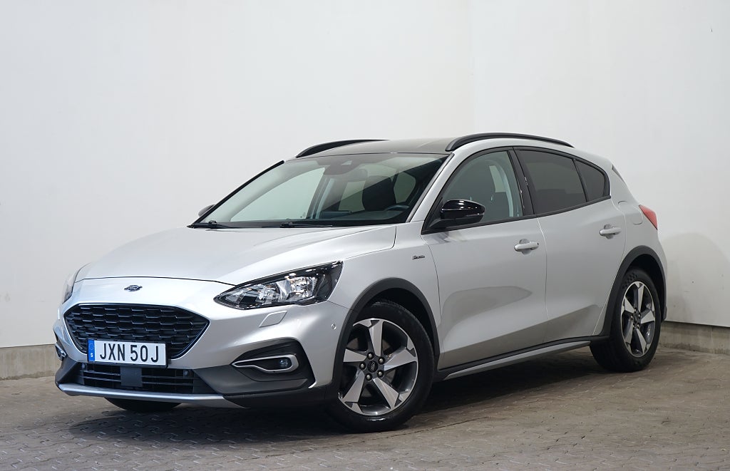 Ford Focus 1.0 EcoBoost Launch Edition B-kamera Carplay 125hk