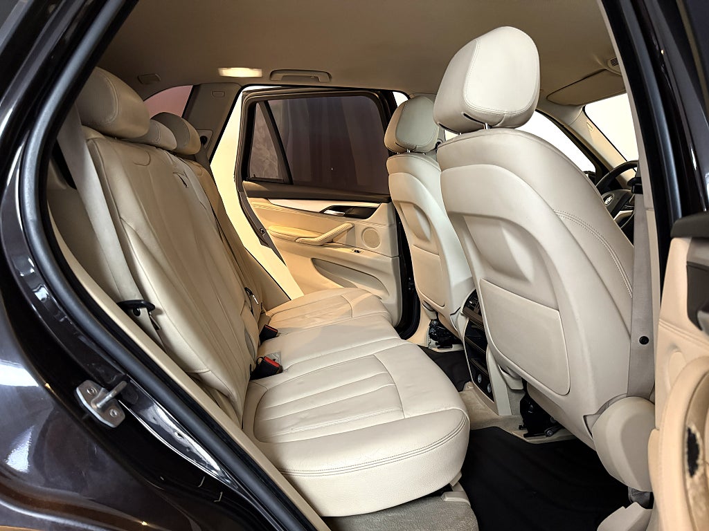 BMW X5 xDrive30d 7-SITS DRAG HELSKINN B-KAMERA FULLSERVAD