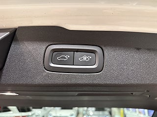Volvo V60 Cross Country B4 AWD Drag GPS Skinn Kamera Pvärm S/V-hjul – bild 17