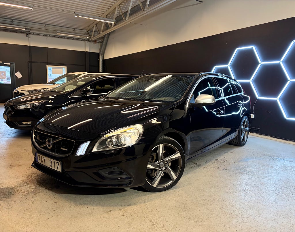 Volvo V60 D5 Geartronic, R-Design GPS