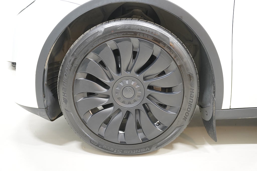 Tesla Model Y Standard Range 299hk / Dragkrok / En ägare