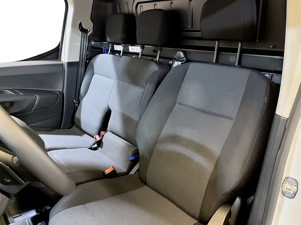 Bild på Peugeot Partner Plus 130hk Aut L2 - EDITION! SERVICE & V-HJUL INGÅR!