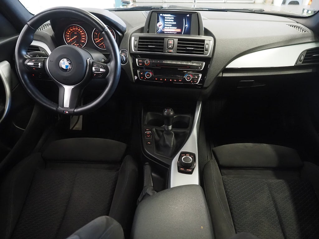 BMW 116 d M Sport P-Sensorer Farthållare HiFi Shadowline 18" 2016