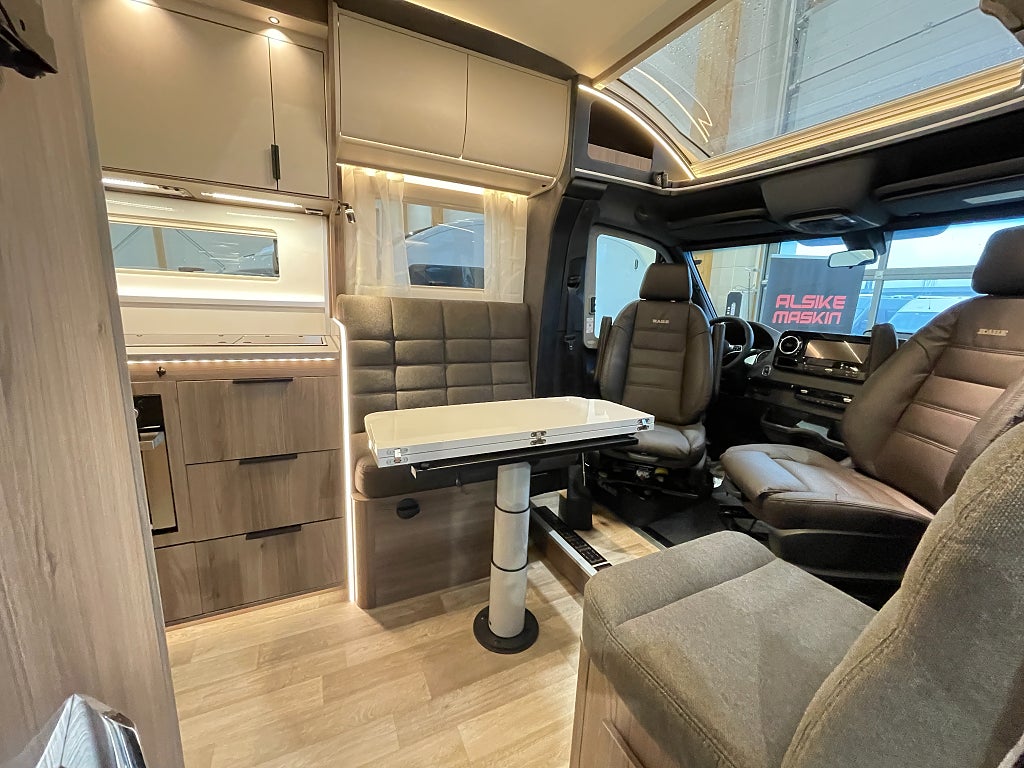 Kabe Novum Compact 720 LGB /B-körkort/ALDE/Mercedes/Face2Face - Kabe