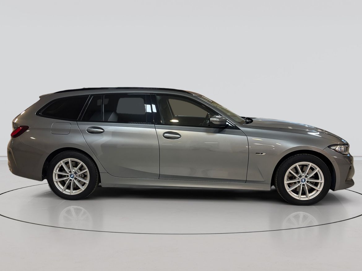 BMW 330e 2023, bild 5/10