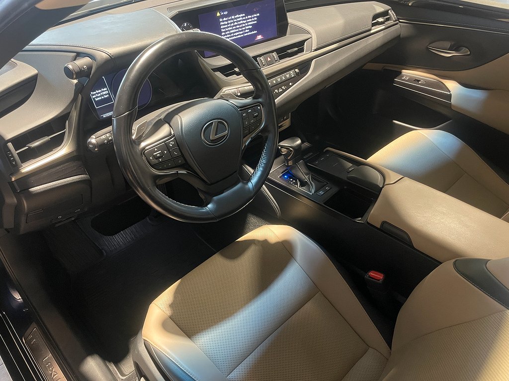 Lexus ES 300h 2.5 E-CVT Limited Edition B-Kam MOMS 2021