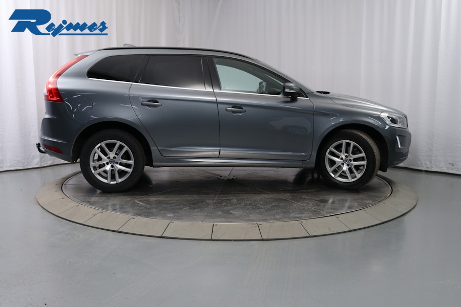 Volvo XC60 D4 AWD Classic Momentum 2017, bild 3/57