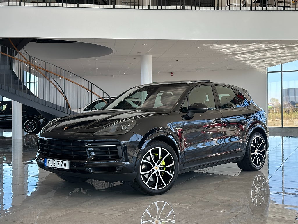 Porsche Cayenne E-Hybrid 462hk / Navi / Luftfjädring / Pano / Chrono