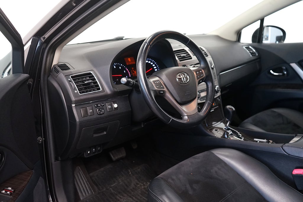 Toyota Avensis 2.2 Executive Automat Dragkrok B-Kamera Panorama 150hk
