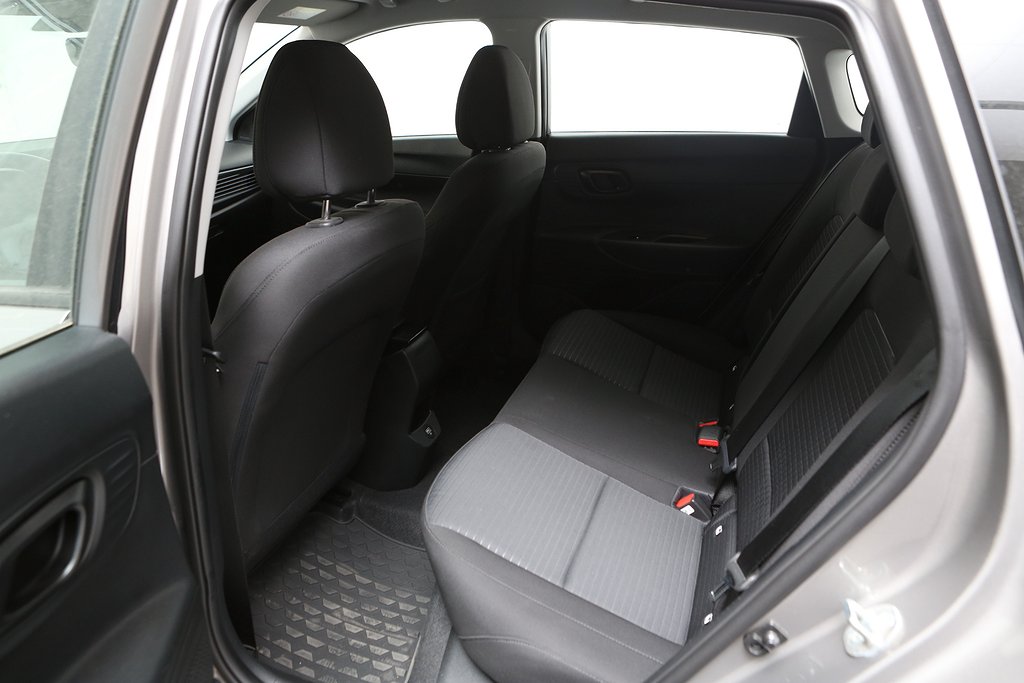Hyundai i20 1,0 T-GDI 100hk Essential Aut 5D Motorvärmare 2022