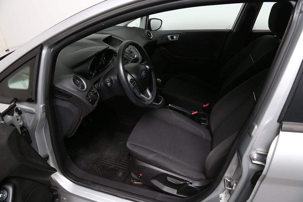 Ford Fiesta 1,6 TDCi ECOnetic Trend 5-dörrar Motorvärmare 2013