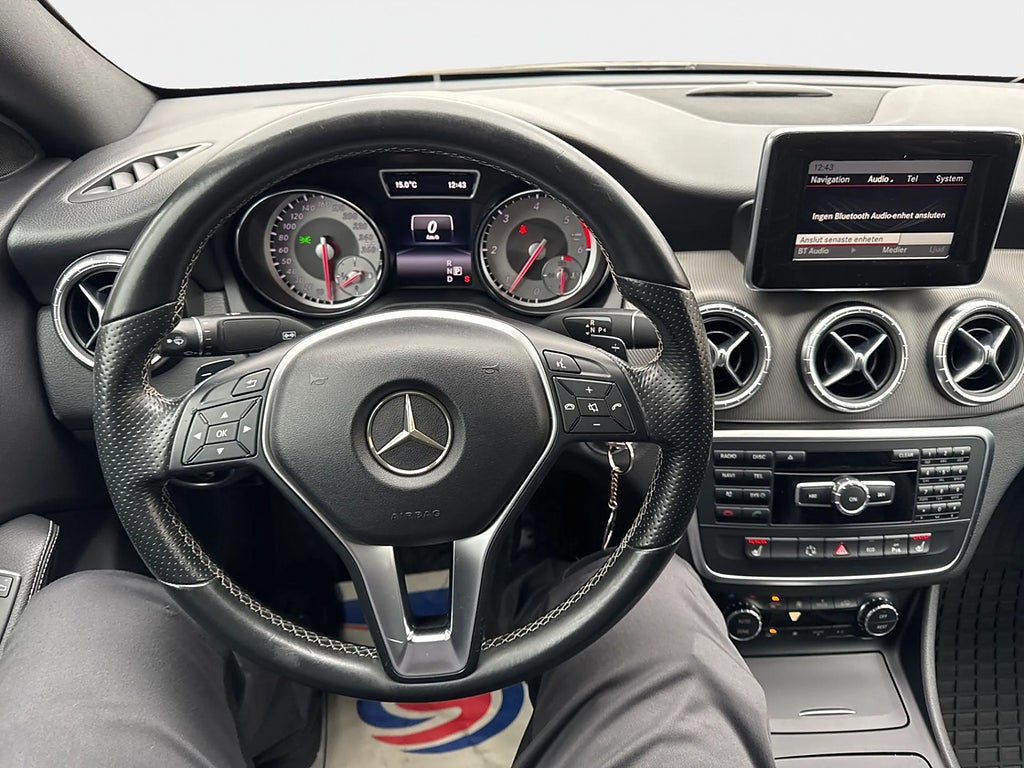 Mercedes-Benz CLA220 220 CDI 170hk Automat Urban Line Kamera 1224kr/månaden 2015, bild 29