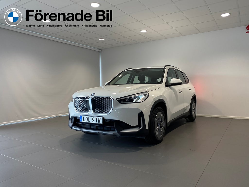 BMW iX1 xDrive30 Active edition Drag Rattvärme