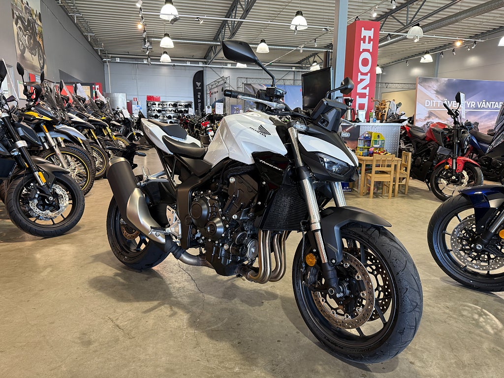 Honda CB1000 Hornet #Endast 250mil# 