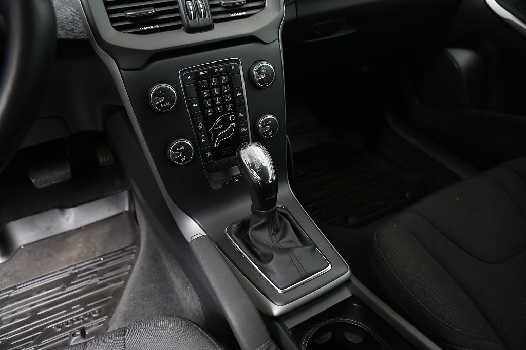 Volvo V40 T2 Business Aut Motorv Dragkrok 2017