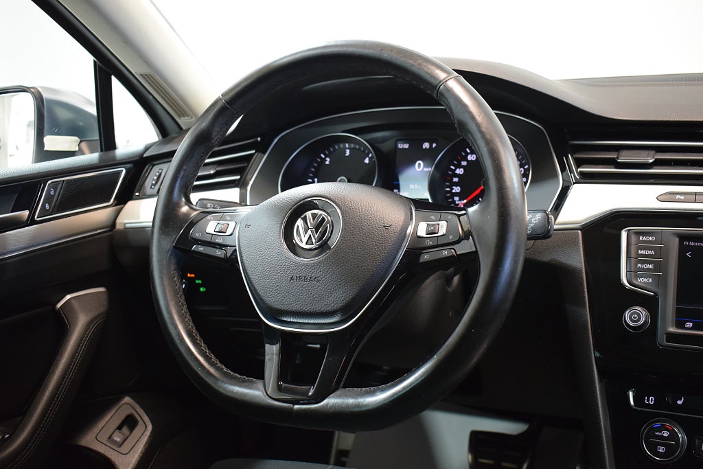 Volkswagen Passat Alltrack 2017 - miniatyr 6