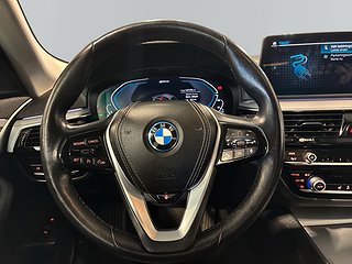 BMW 530e xDrive Touring PLUG-IN Drag Värmare Kamera S&V-däck