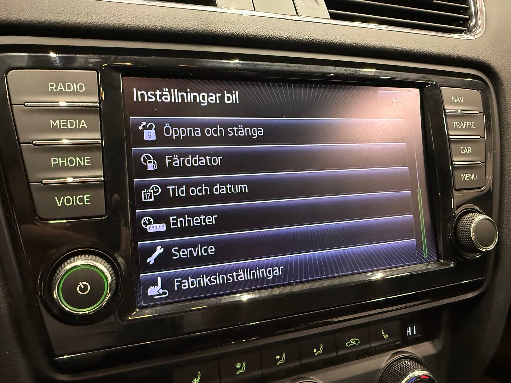 Skoda Octavia Kombi 2.0 TDI Business Edition, Vinterhjul Hemleverans - miniatyr 20