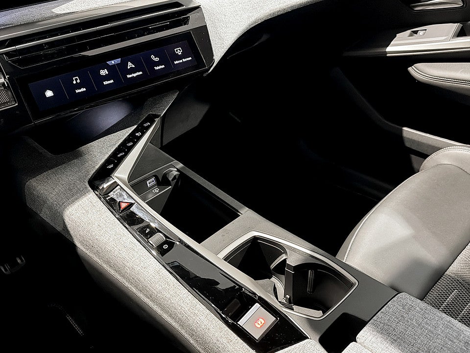 Bild på Peugeot 5008 GT Hybrid 145hk Aut 7-SITS BACKKAMERA CARPLAY KEYLESS