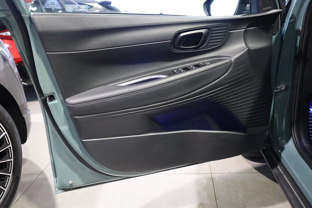 Hyundai Bayon 1.0 T-GDI AUT Essential M-Värme Kamera CarPlay Leasbar 2023