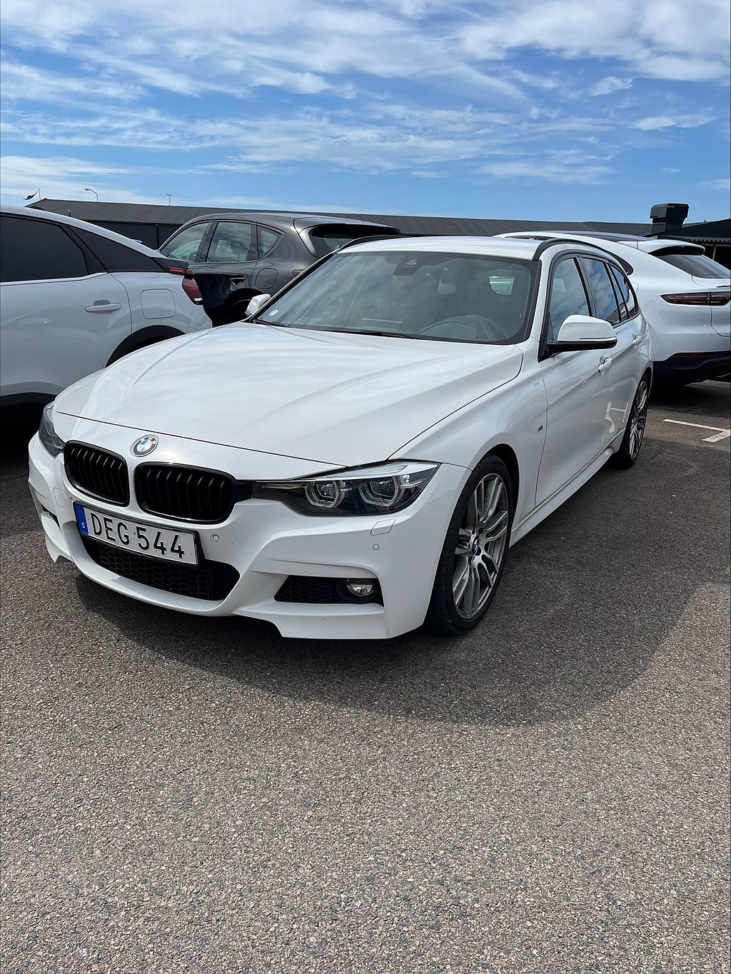BMW 320I Touring Steptronic M Sport 184Hk / Dragkrok /Backkamera