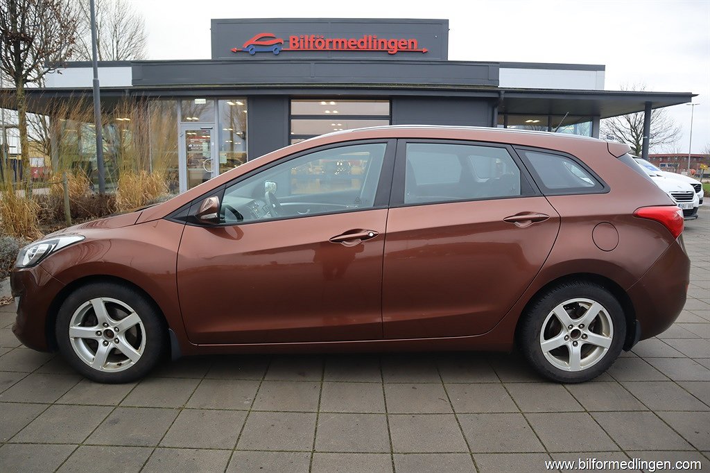 Hyundai i30 1.6 CRDi Kombi 110hk Business Svensksåld