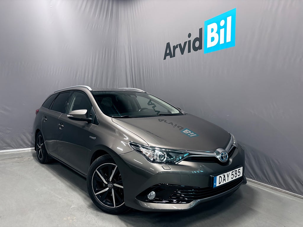 Toyota Auris Touring Sports Hybrid e-CVT Intense Värmare B-KAM FARTH