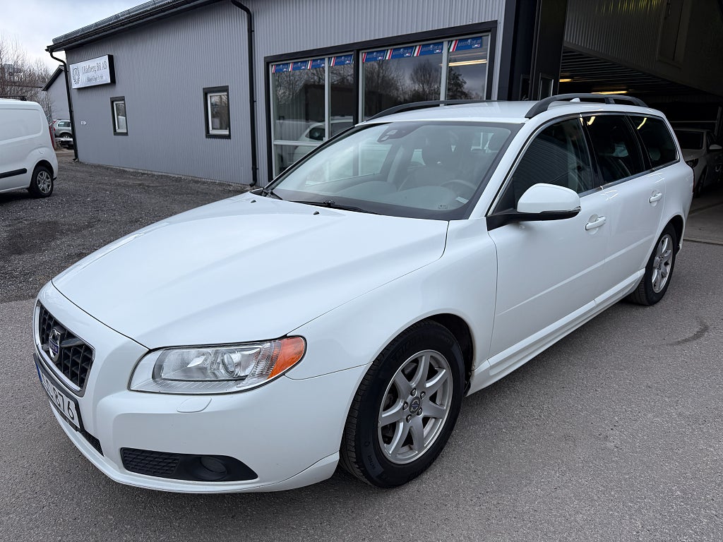 Volvo V70 1.6 DRIVe 115hk Momentum Värmare Låg skatt Ny servad