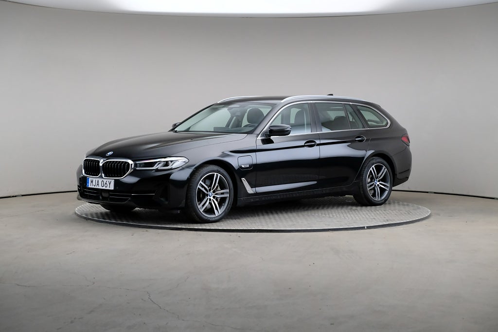 BMW 530e 5 Touring Innovation Läder M Ratt H&K Drag