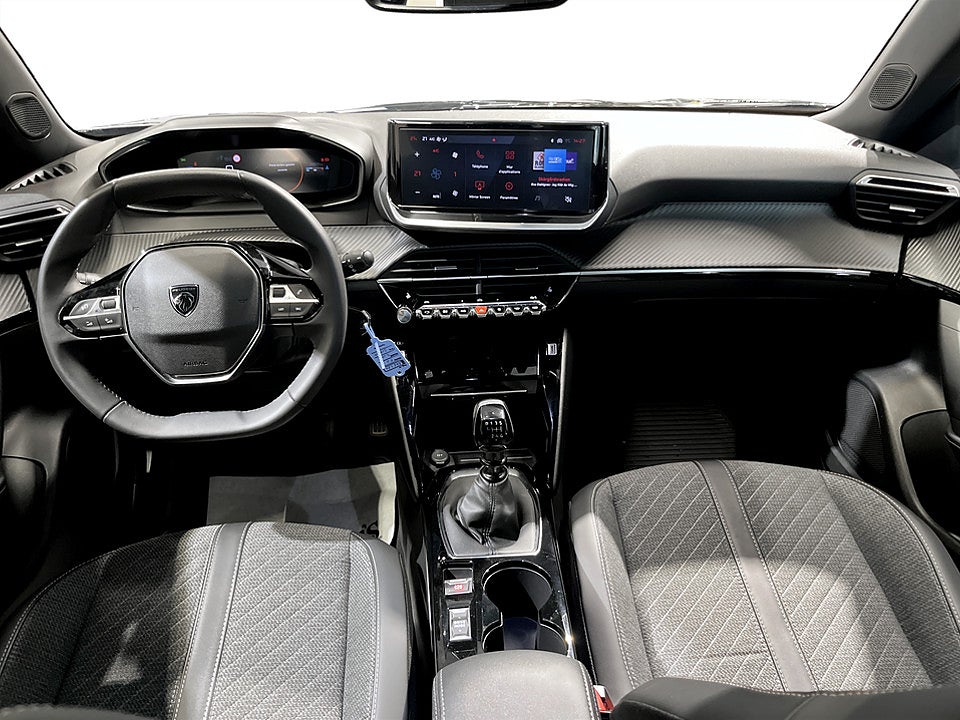 Bild på Peugeot 2008 Allure 1.2 PT 130hk CARPLAY P-SENSORER