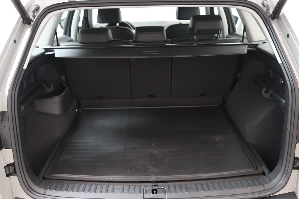 Skoda Kodiaq 2,0 TSI 190hk 4x4 Style DSG Cockpit Värmare Dragkrok 2022