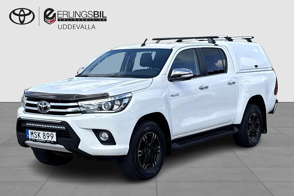 Toyota Hilux 2.4 D AUTOMAT D-CAB / SKINN / KÅPA / VÄRMARE / MOMSBIL