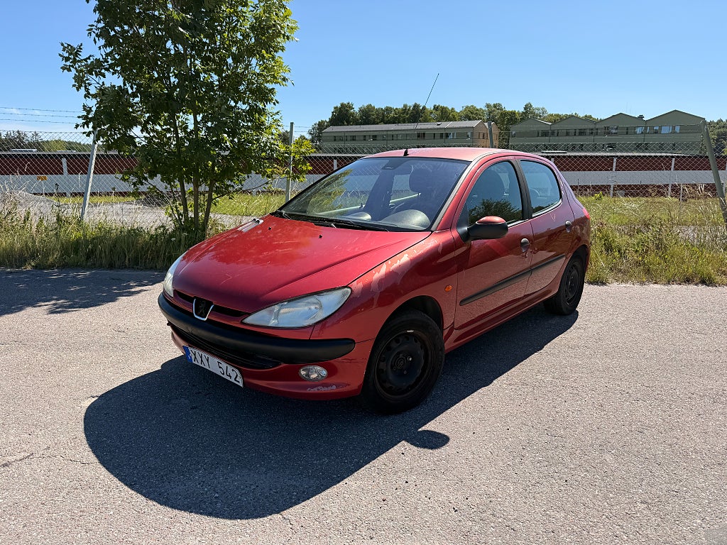 Peugeot 206 5-dörrar 1.6 XT Euro 3 Ny servad 