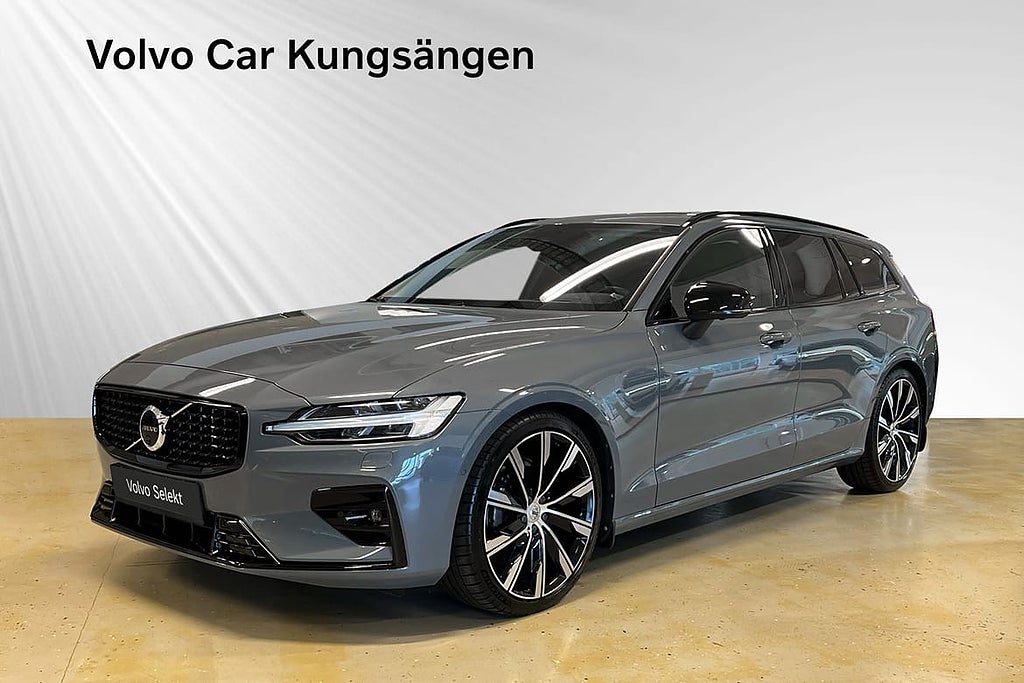 Volvo V60 B4 Diesel Ultimate Dark 20" Pano HUD Harman/Kar...
